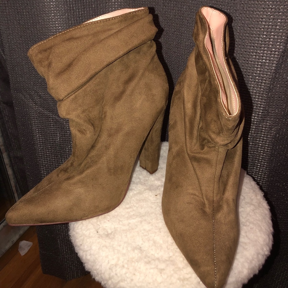 Olive pointed heeled boots